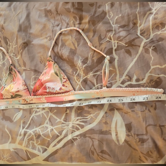 Lisa Luau Bikini Top by Agua Bendita - Picture 6 of 7